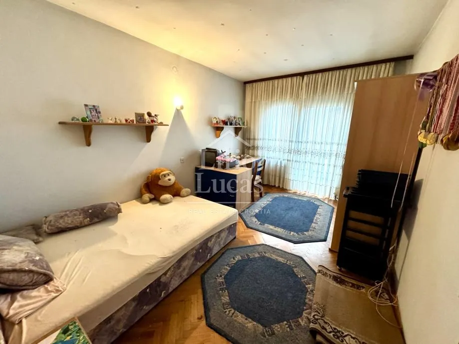 kuća: zagreb (voltino), 240.00 m2 - slika 2