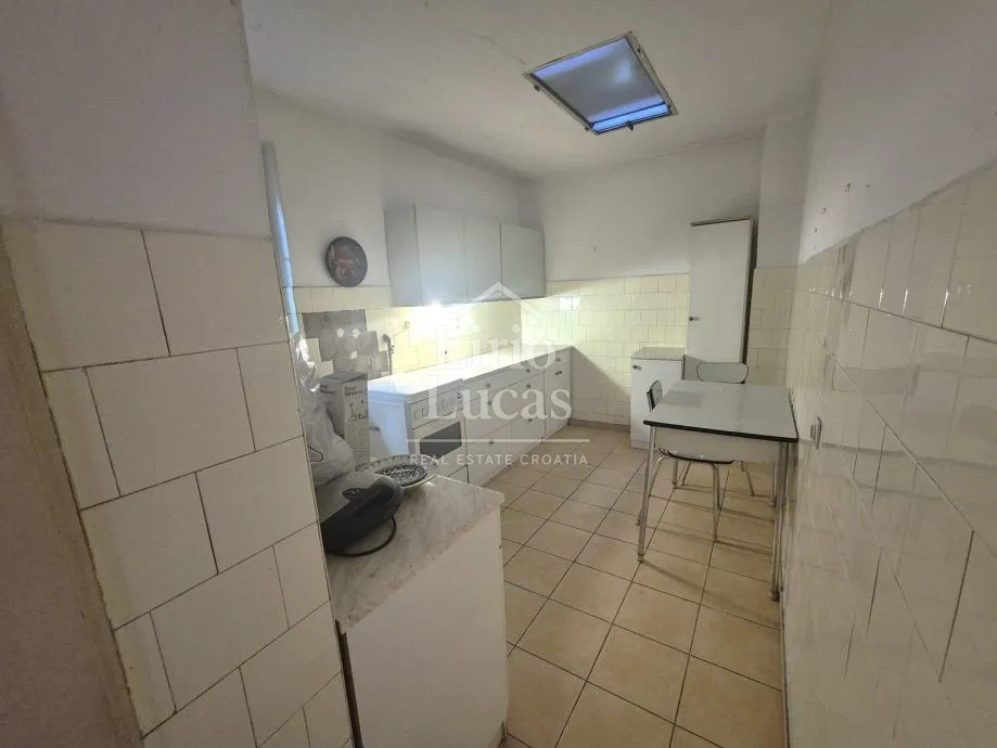 donji grad - trosoban stan za adaptaciju, 92m2 - slika 6