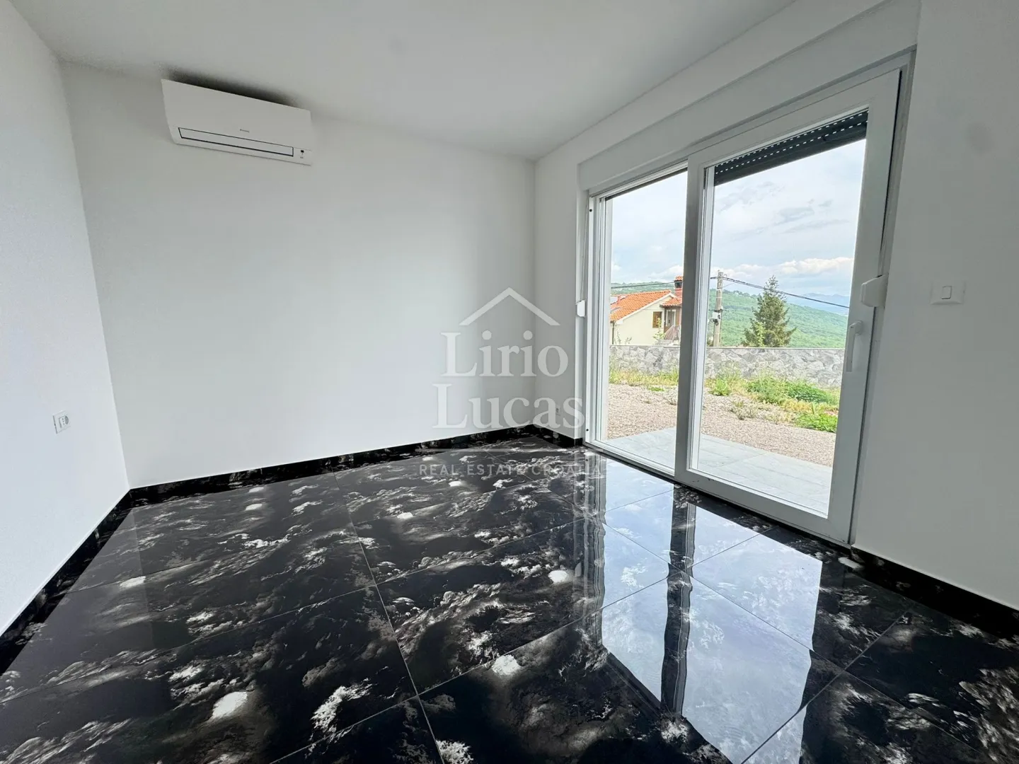ekskluzivna zgrada površine 302m 2 s pogledom na more - lovran - slika 7