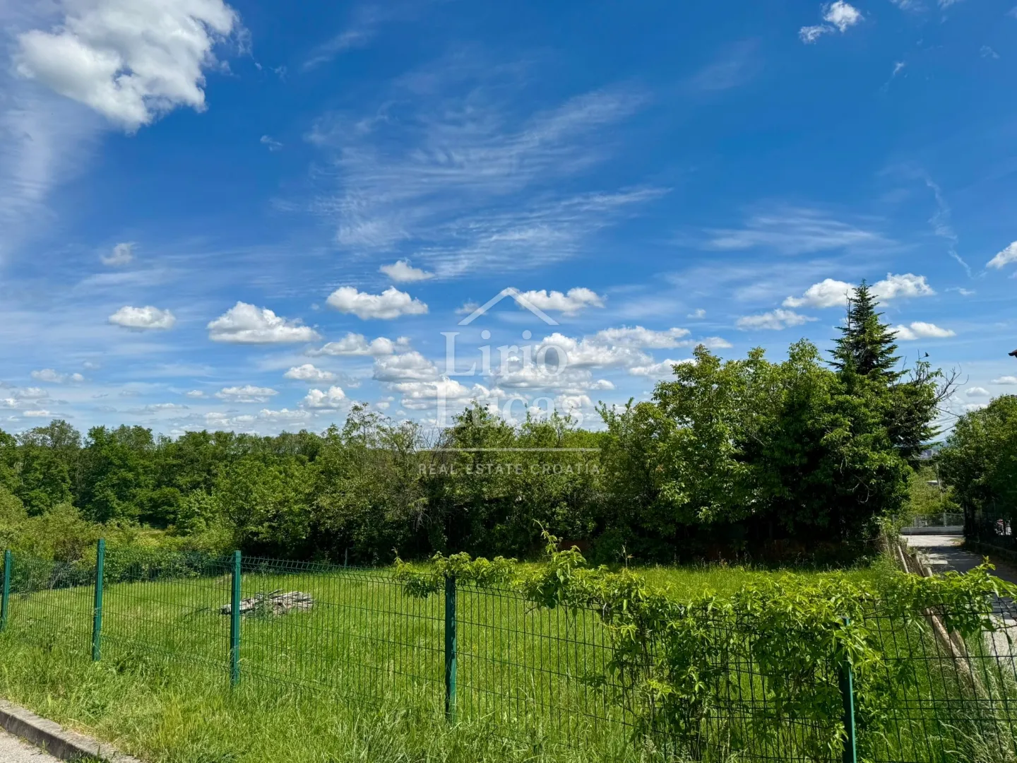 Građevinsko zemljište 1198m2 Remete, Zagreb