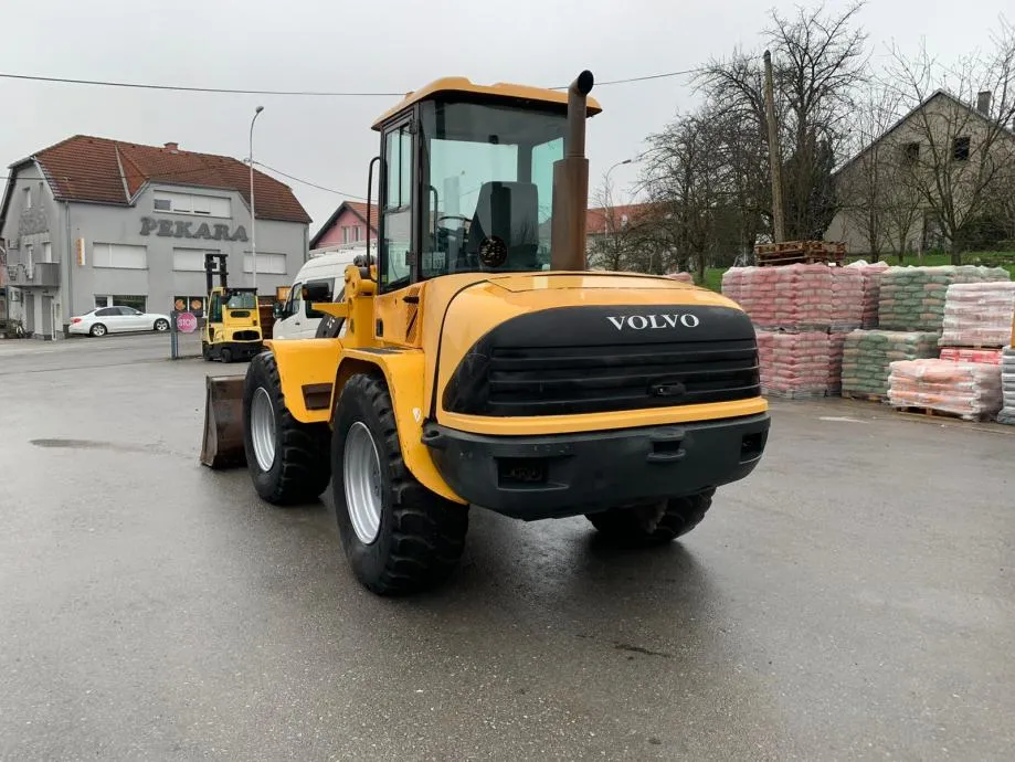 utovarivač volvo l45 - slika 2