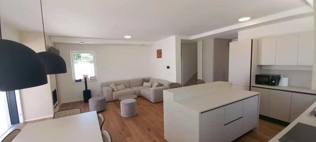 umag-moderna villa sa bazenom samo 900 m od plaže na prodaji (prodaja) - slika 5