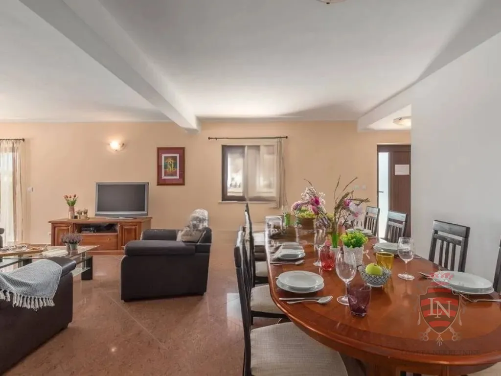 kuća s bazenom 160 m2, barban - slika 10