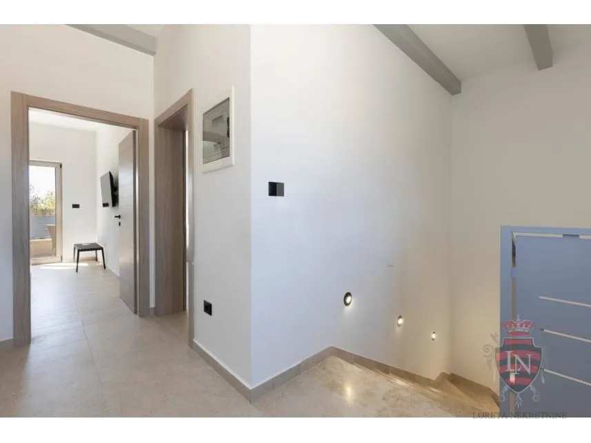 vila s bazenom, labin - slika 23