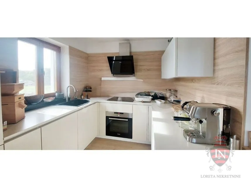 kuća s bazenom 172 m2 + okućnica, labin - slika 21