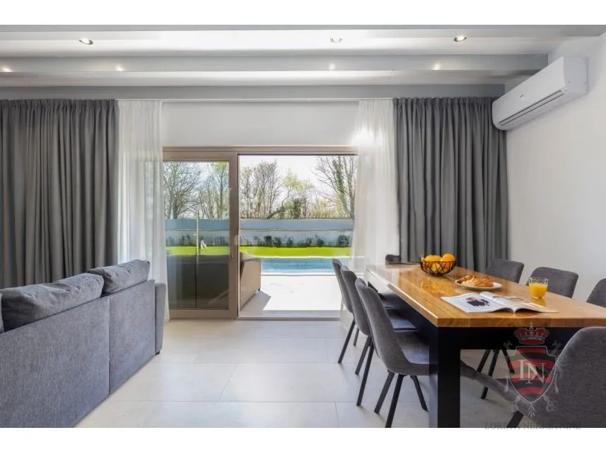 vila s bazenom, labin - slika 34