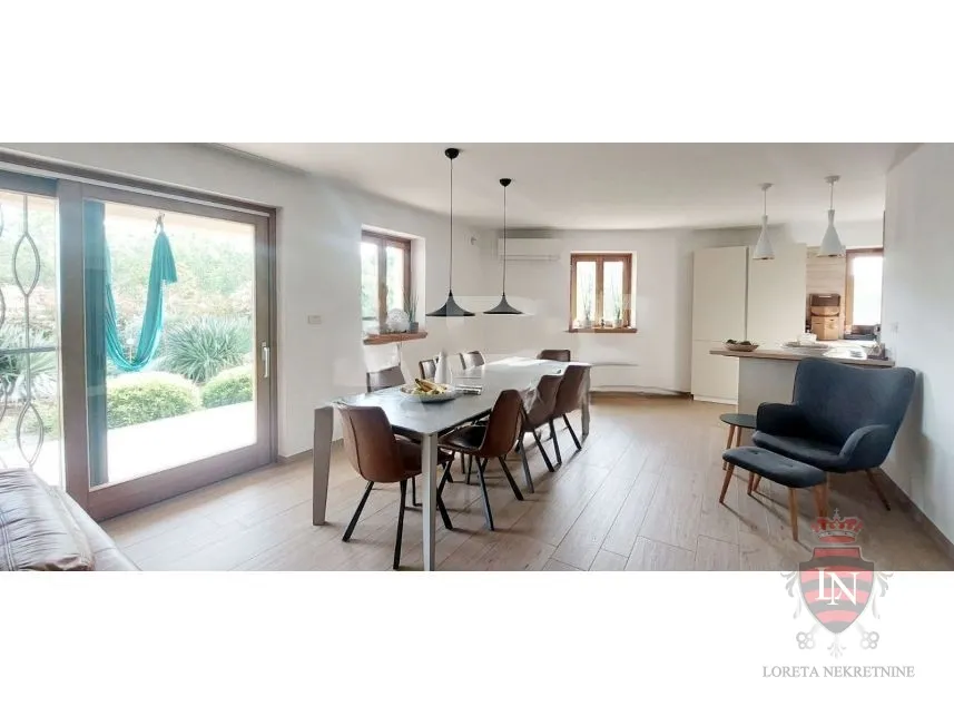 kuća s bazenom 172 m2 + okućnica, labin - slika 19