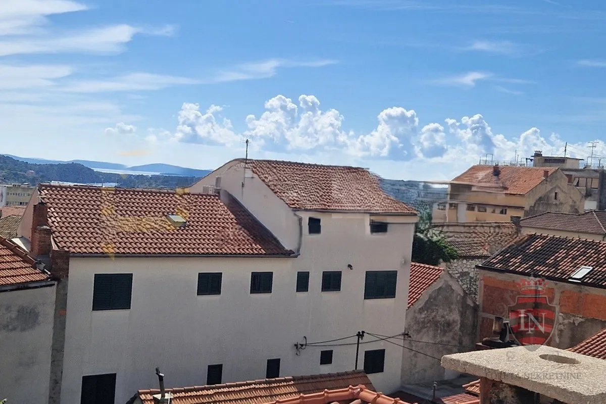 dvoetažan stan šibenik, 102 m2 - slika 2