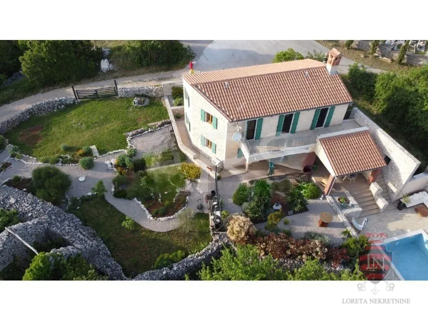 kuća s bazenom 172 m2 + okućnica, labin - slika 3