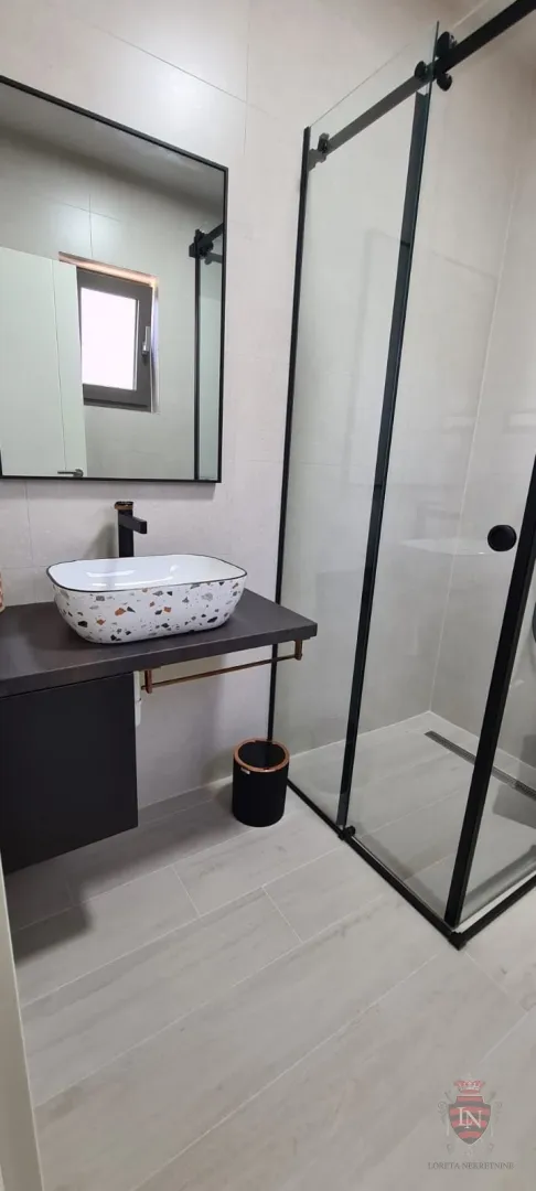 moderna vila sa bazenom krk, 165 m2 + okućnica - slika 29