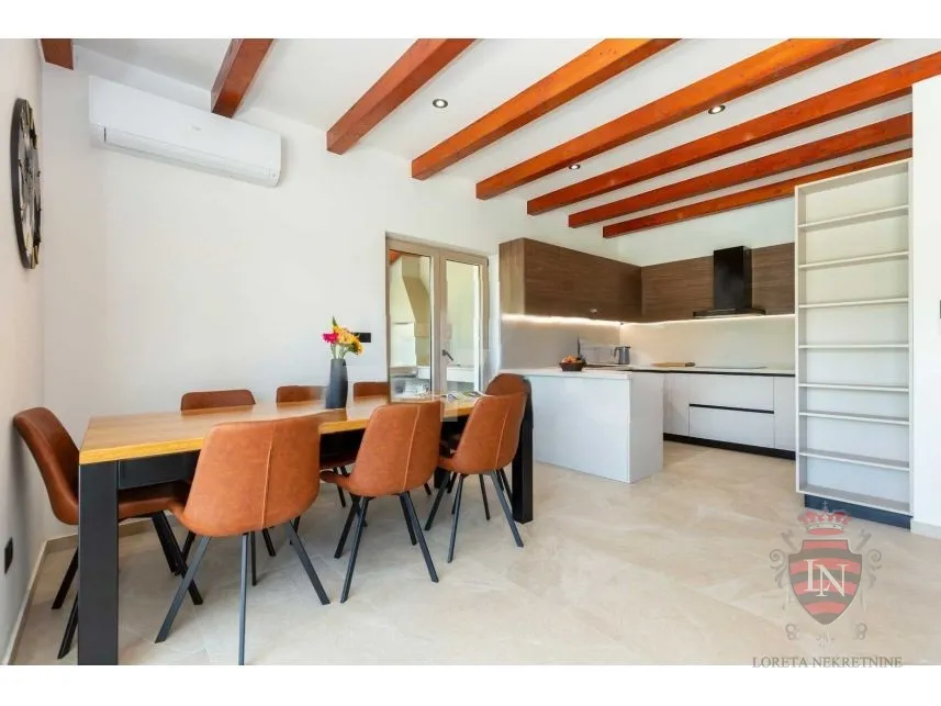 vila s bazenom na parceli od 1 300 m2, labin, istra - slika 8