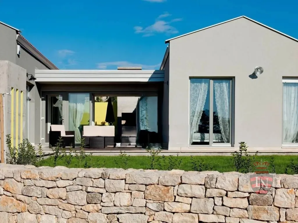 kuća poreč 120 m2 na parceli od 324 m2 - slika 2