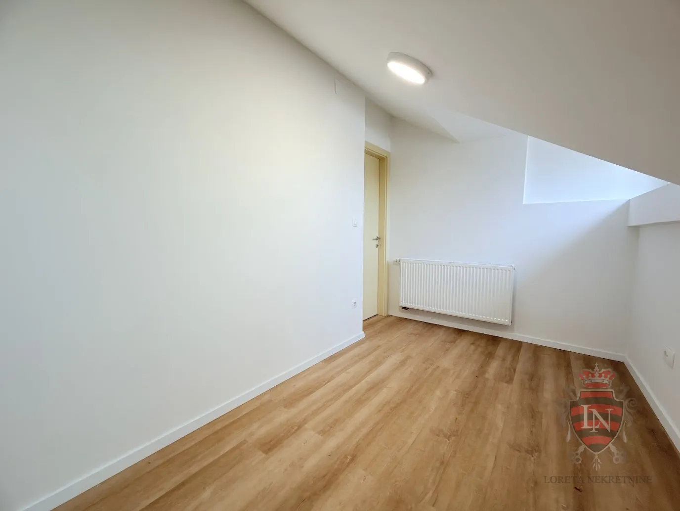 prostor centar, park zrinjevac 75 m2 - slika 7