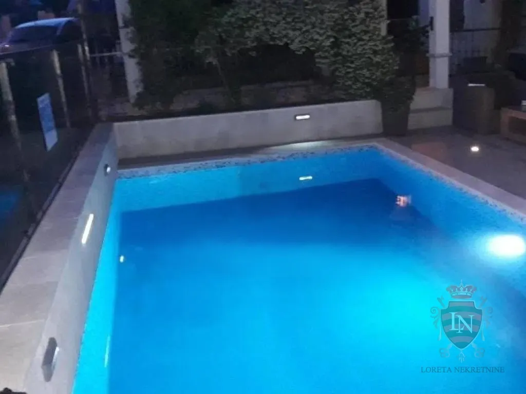 kuća s bazenom buje 220 m2 - slika 7
