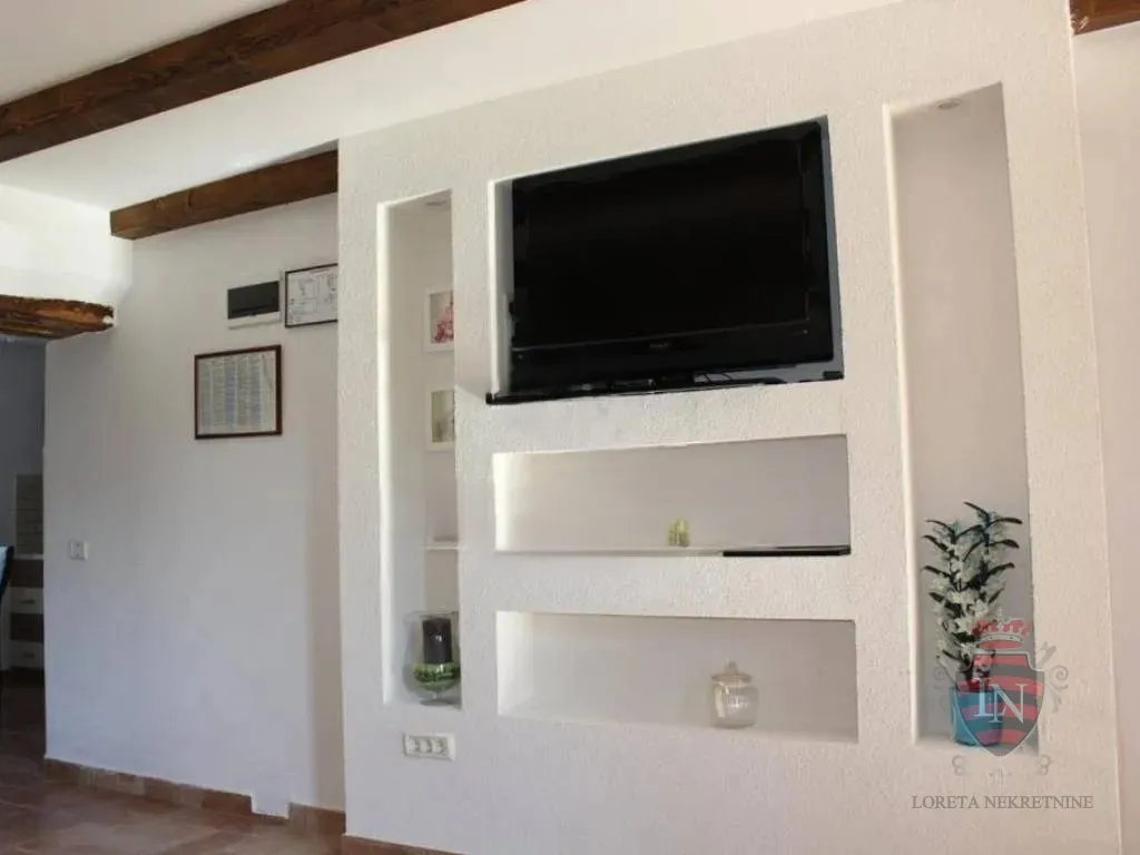 kuća s bazenom buje 220 m2 - slika 18
