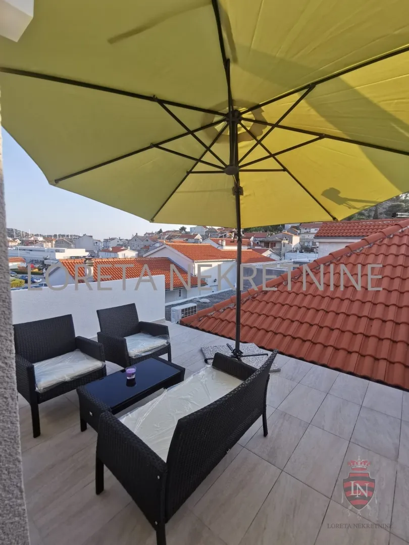 etažirana poslovno-stambena zgrada,tribunj, 397.00 m2, top lokacija! - slika 25