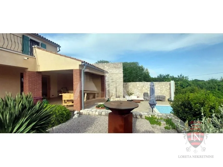 kuća s bazenom 172 m2 + okućnica, labin - slika 12