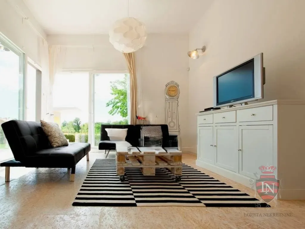 kuća poreč 120 m2 na parceli od 324 m2 - slika 12