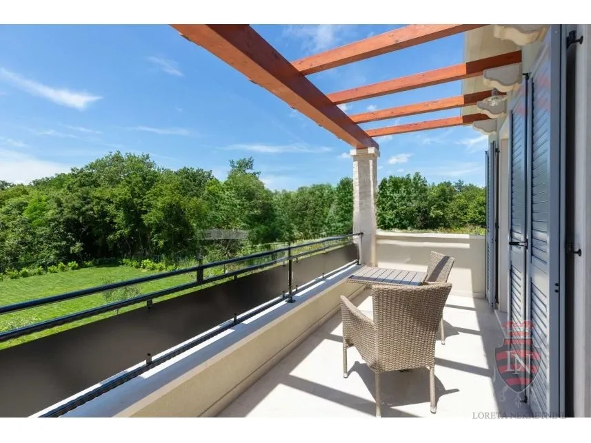 vila s bazenom na parceli od 1 300 m2, labin, istra - slika 24