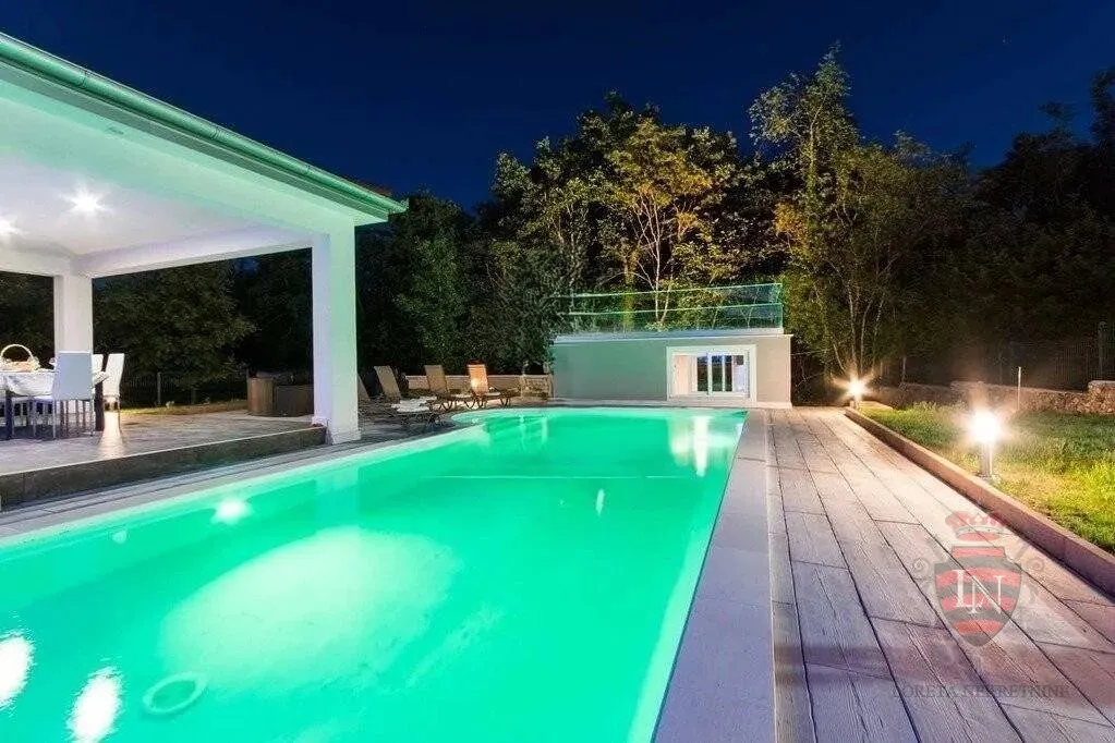 kuća s bazenom 270 m2, labin - slika 6