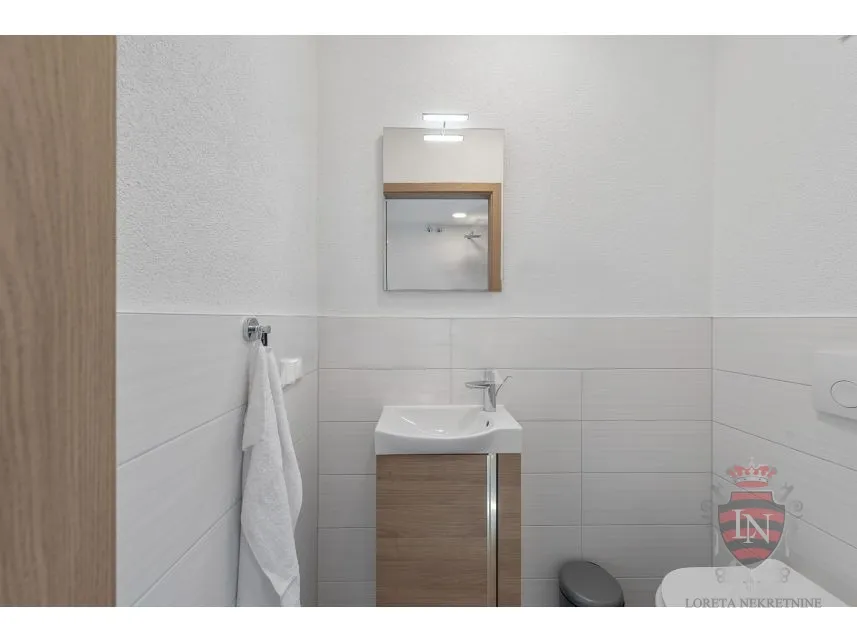 vila u blizini mora 302 m2, labin, istra - slika 20