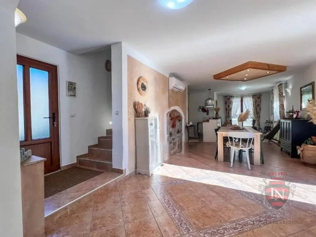 kuća s bazenom, lupoglav, istra, 155 m2 - slika 12