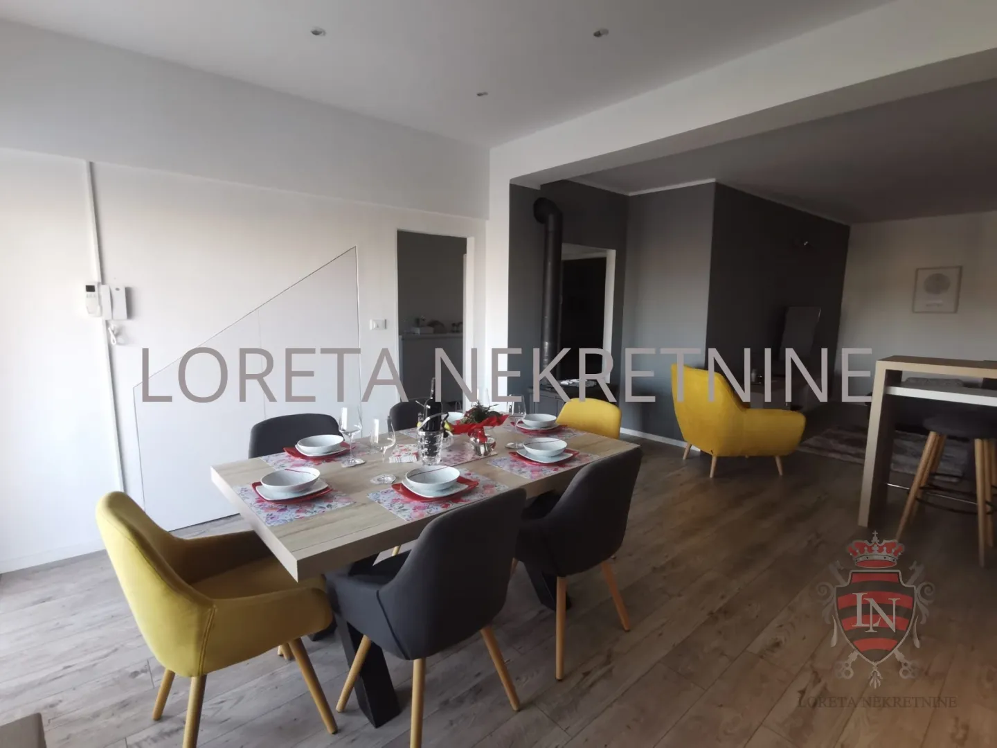 etažirana poslovno-stambena zgrada,tribunj, 397.00 m2, top lokacija! - slika 10