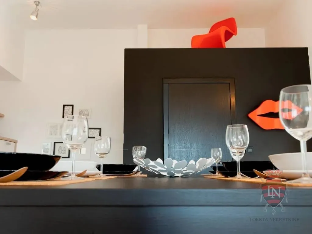 kuća poreč 120 m2 na parceli od 324 m2 - slika 13