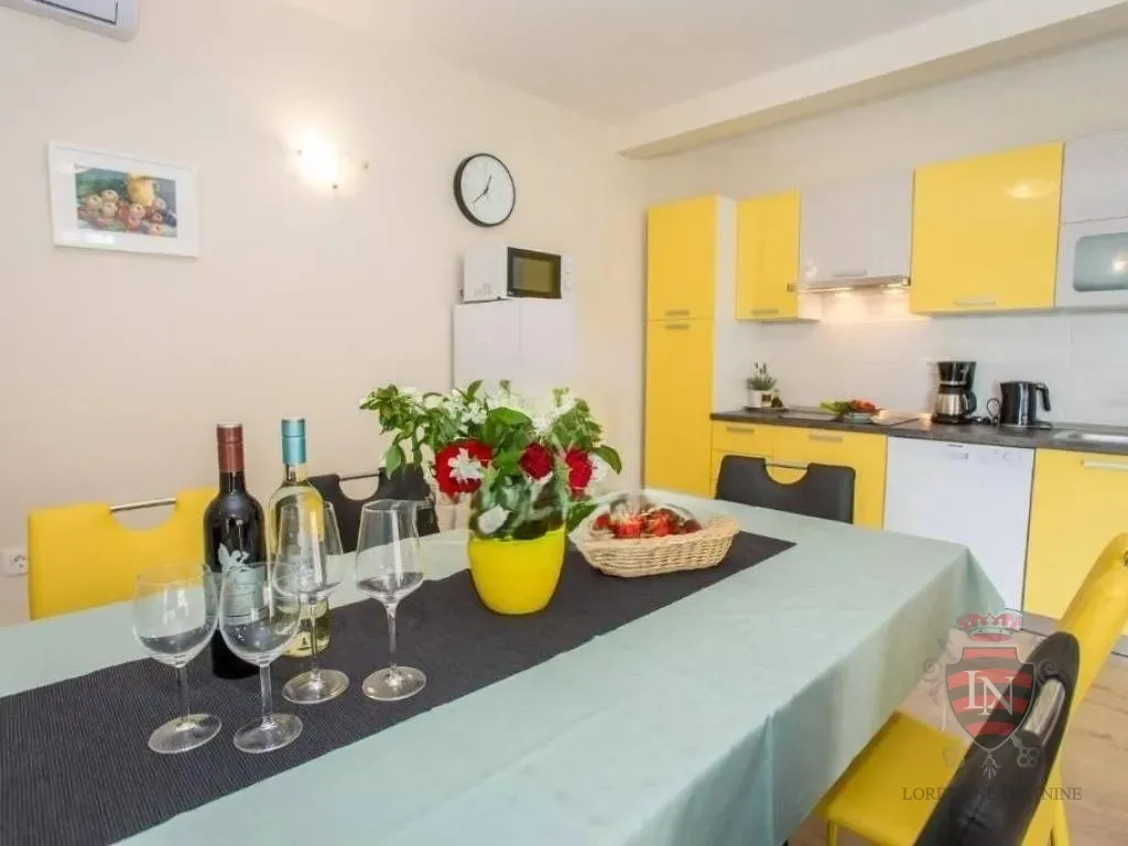 kuća s bazenom, poreč 192 m2 - slika 8
