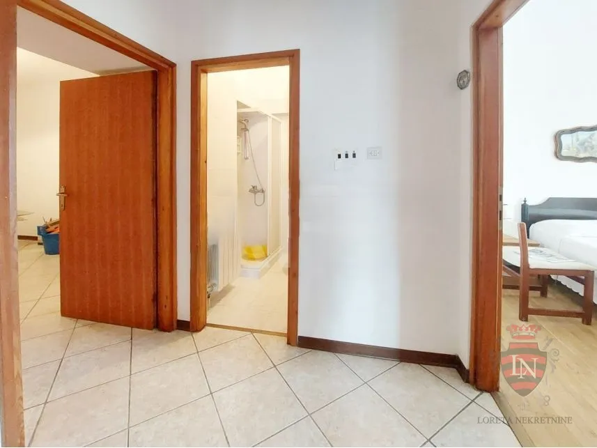 kuća s pogledom na more 150 m2, raša, istra - slika 26