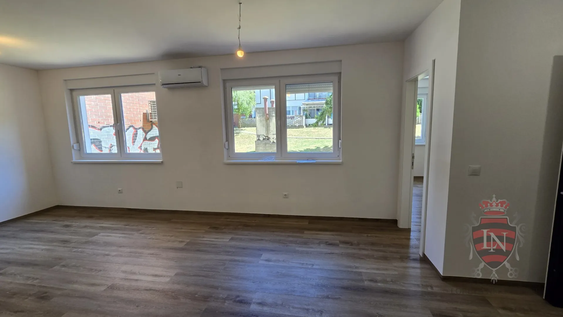Poslovni prostor - 4 stana! 262 m2, Sesvete - Sesvete, Zagreb