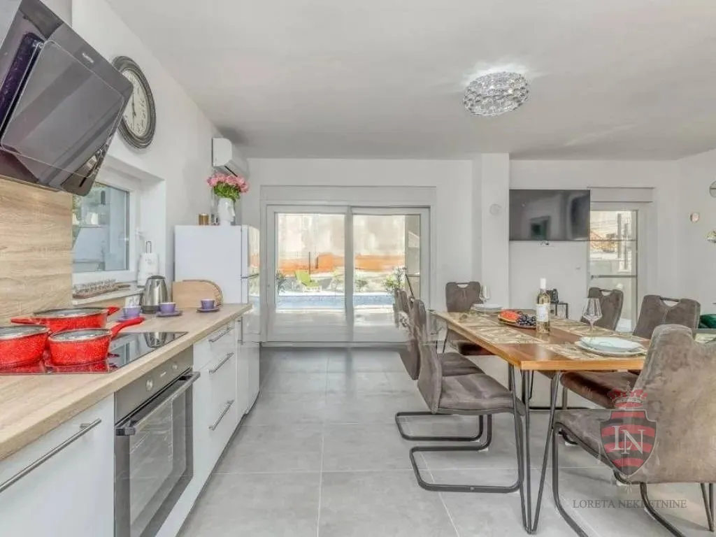 kuća s bazenom, 84 m2, tinjan - slika 15