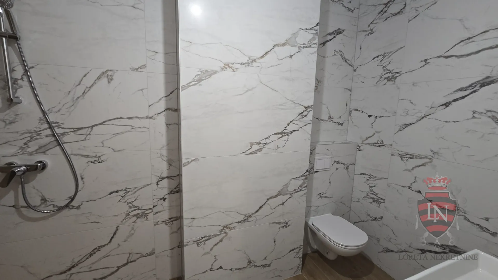 poslovni prostor - 4 stana! 262 m2, sesvete - slika 11