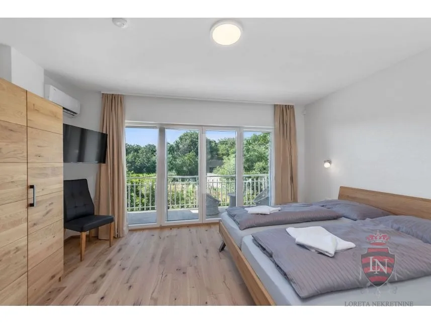 vila u blizini mora 302 m2, labin, istra - slika 37