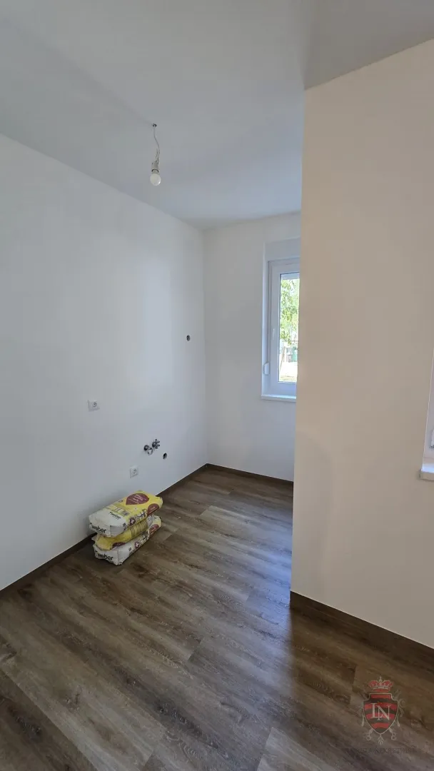 poslovni prostor - 4 stana! 262 m2, sesvete - slika 15