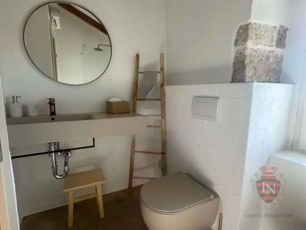 kamena kuća s bazenom 160 m2, tinjan - slika 11