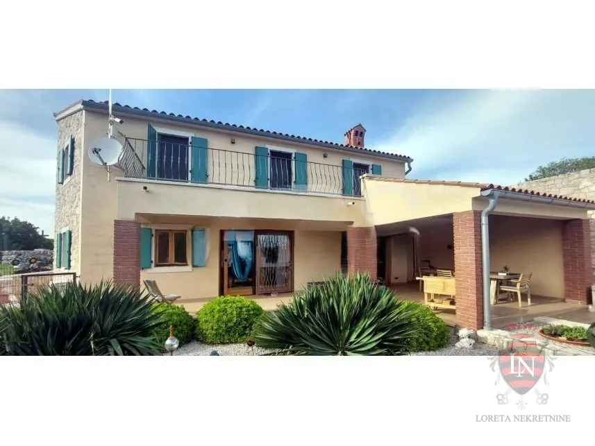 kuća s bazenom 172 m2 + okućnica, labin - slika 15