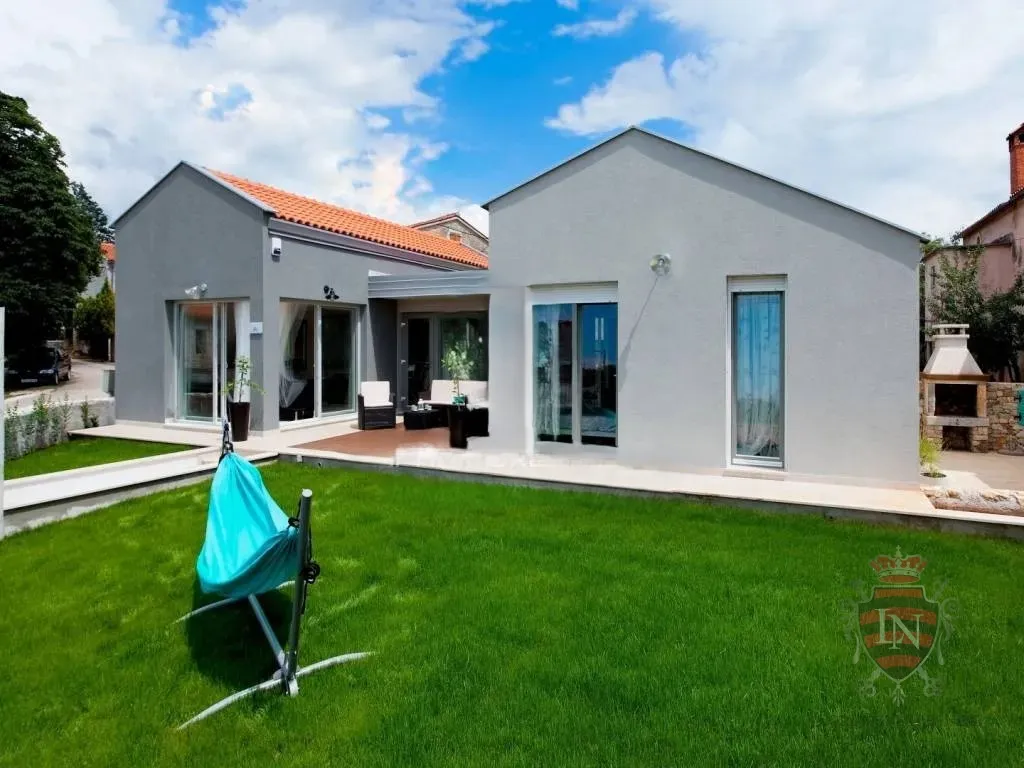 kuća poreč 120 m2 na parceli od 324 m2 - slika 5