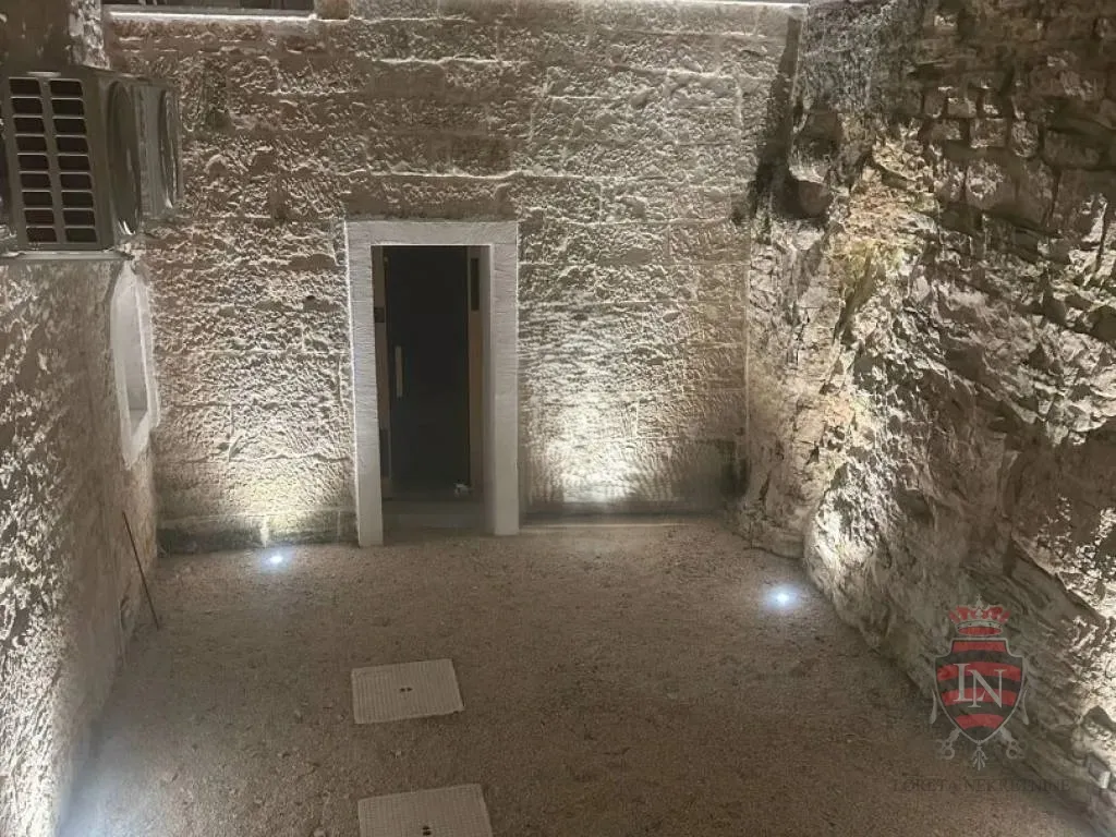 kamena kuća s bazenom 160 m2, tinjan - slika 17