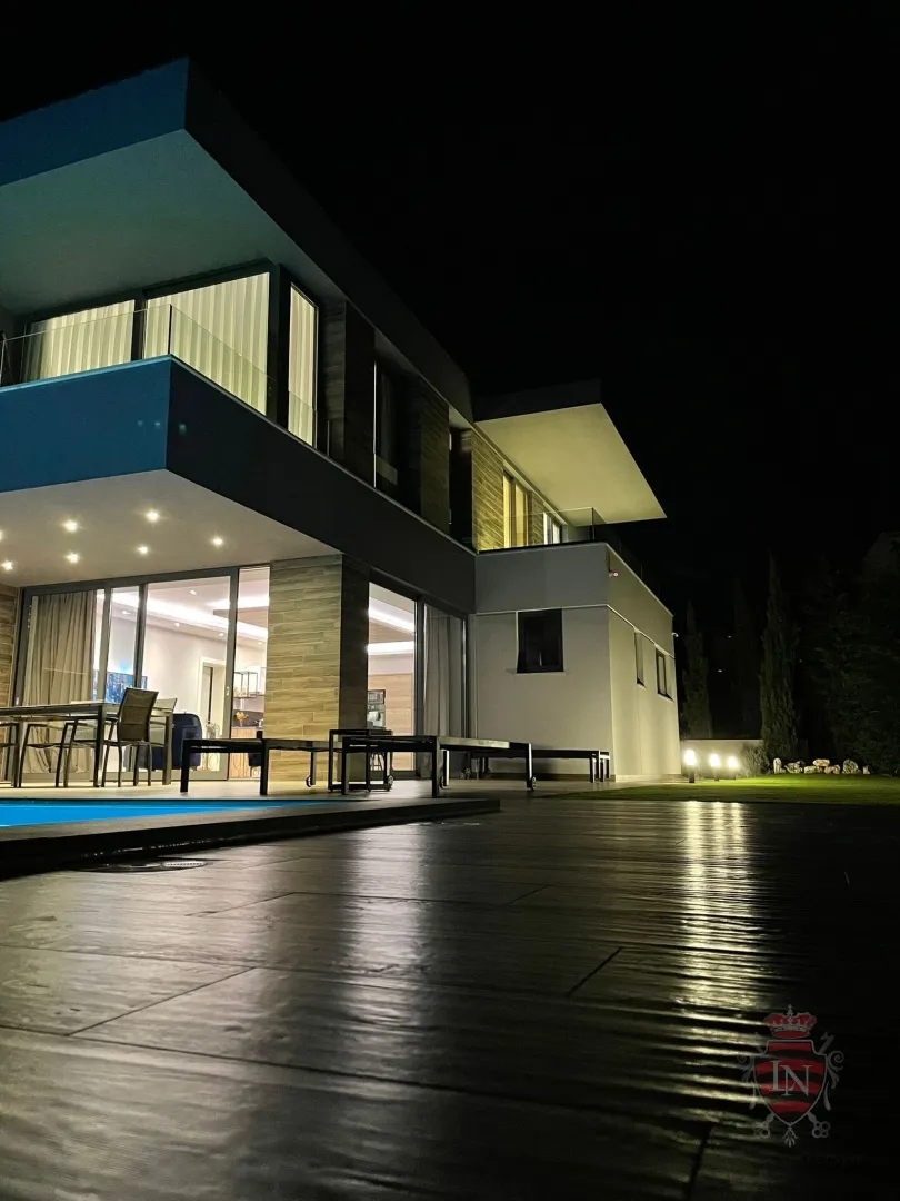 luksuzna vila 179 m2 s bazenom + okućnica, otok krk - slika 31