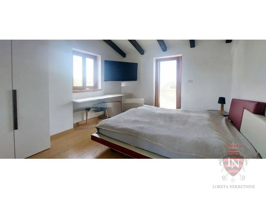 kuća s bazenom 172 m2 + okućnica, labin - slika 25