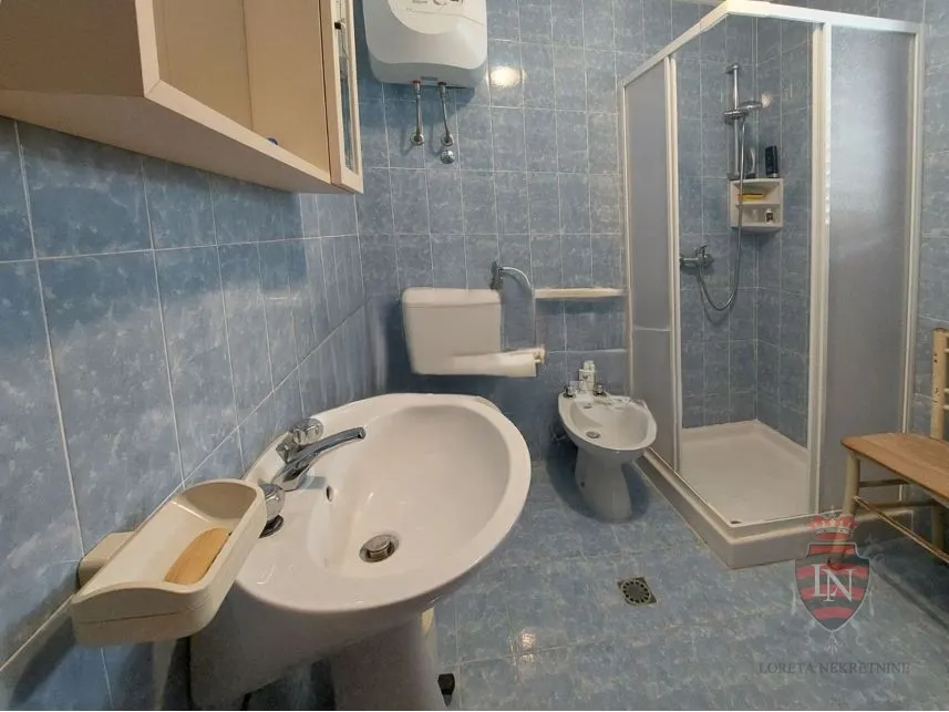 kuća s pogledom na more 150 m2, raša, istra - slika 30