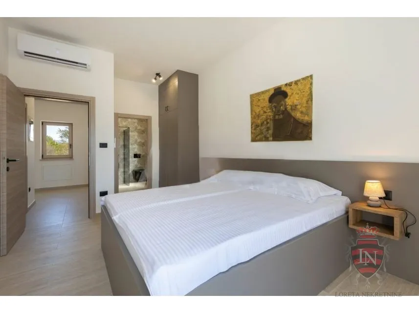 vila s bazenom, labin - slika 19