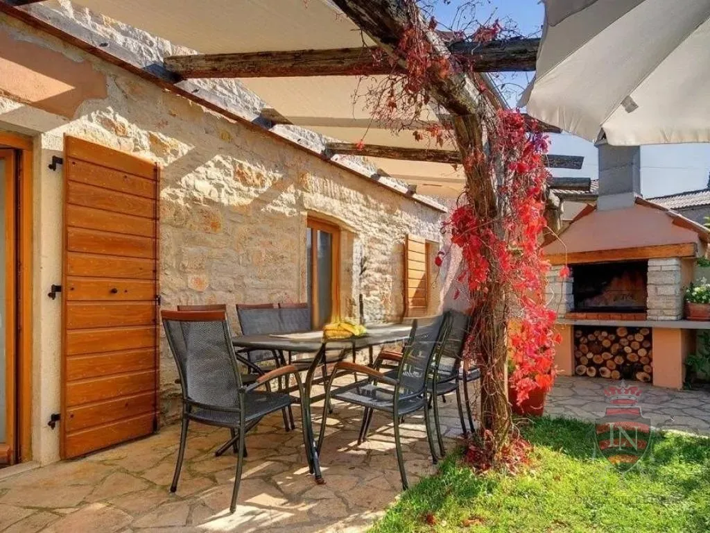 kamena kuća s bazenom, gračišće, istra - slika 11