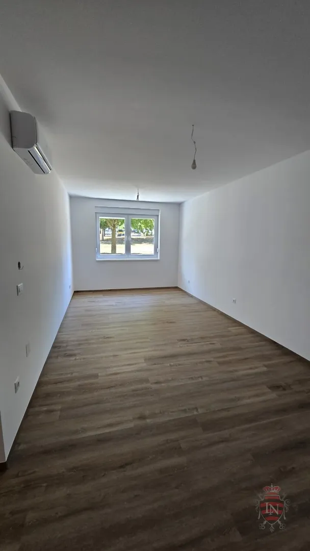 poslovni prostor - 4 stana! 262 m2, sesvete - slika 7