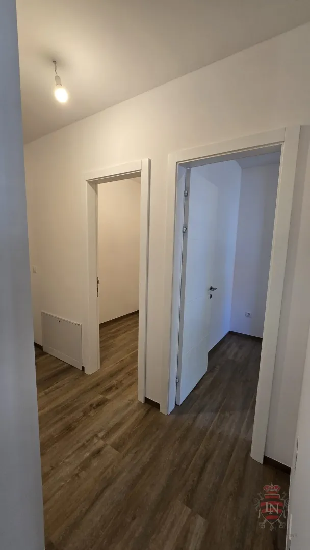 poslovni prostor - 4 stana! 262 m2, sesvete - slika 24