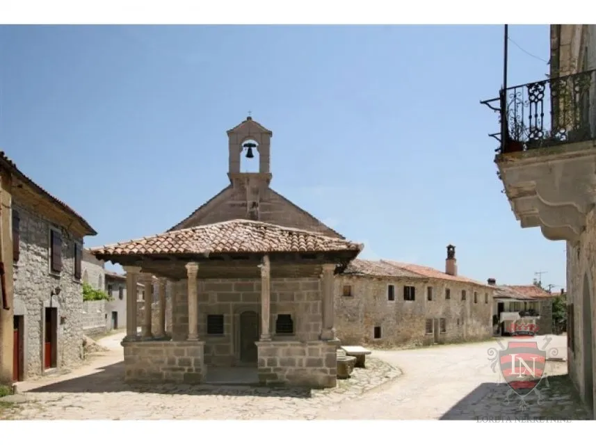 kamena kuća 77 m2, u centru gračišća, istra - slika 2