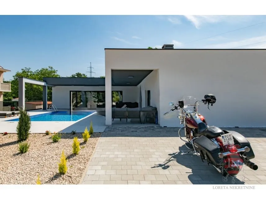 moderna kuća s bazenom, labin 187 m2 - slika 2
