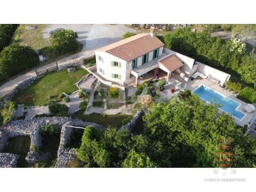 kuća s bazenom 172 m2 + okućnica, labin - slika 8