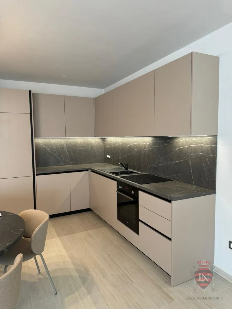 moderna vila sa bazenom krk, 165 m2 + okućnica - slika 6
